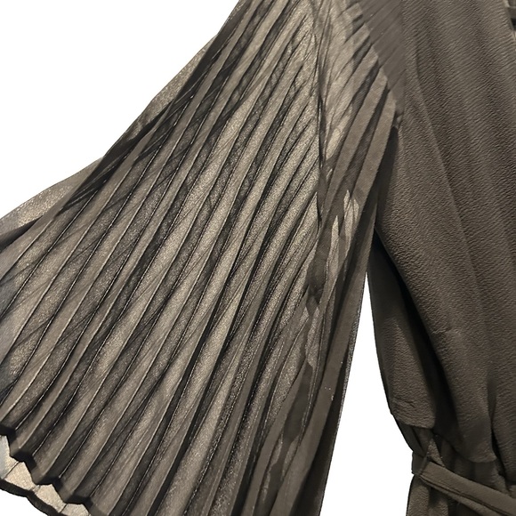 Wide Leg Jumpsuit - Picture 4 of 4